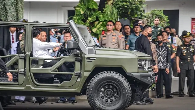 Prabowo Tuntut PT Pindad Rakit Mobil Kepresidenan Transparan
