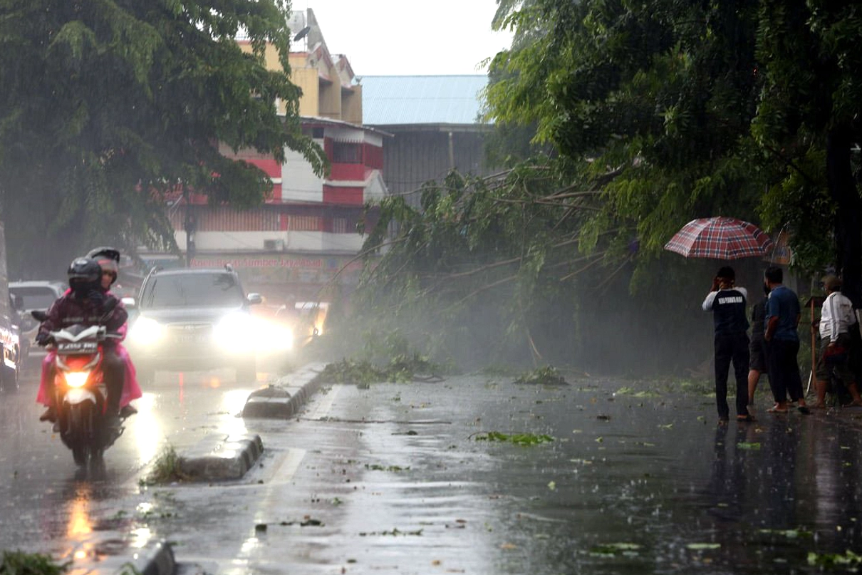 Prakiraan Cuaca Jateng 15 Juli: Cerah Berawan hingga Hujan Ringan