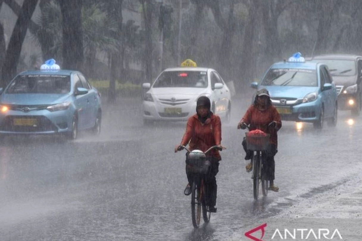 Prakiraan Cuaca Jateng: Berawan, Hujan Ringan di Pegunungan