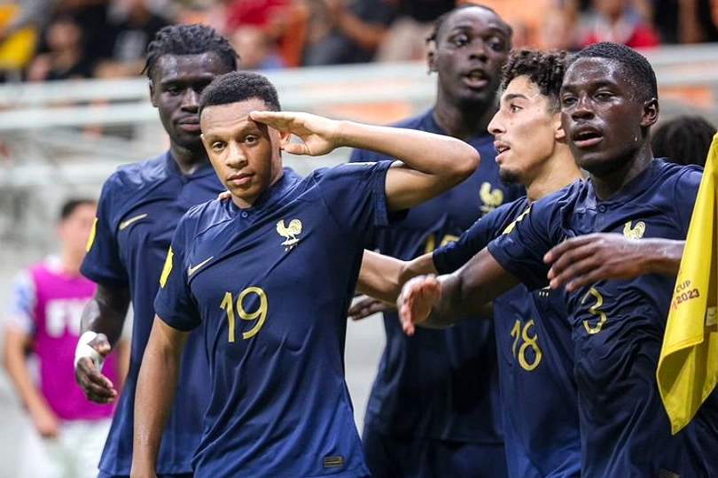 Prancis Kalahkan Maroko 2-0, Mbappe Cedera