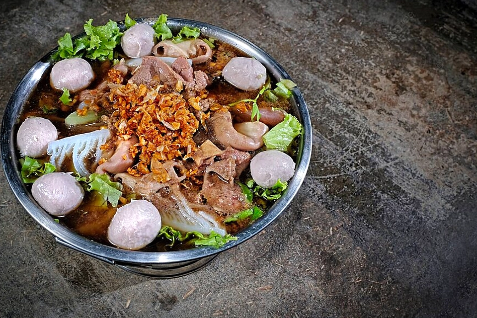 Presenter 62 Terganggu Keracunan Makanan Hotpot di Xinjiang