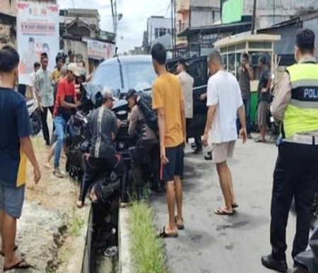 Pria 65 Tahun Tewas Ditabrak Minibus Usai Salat Magrib