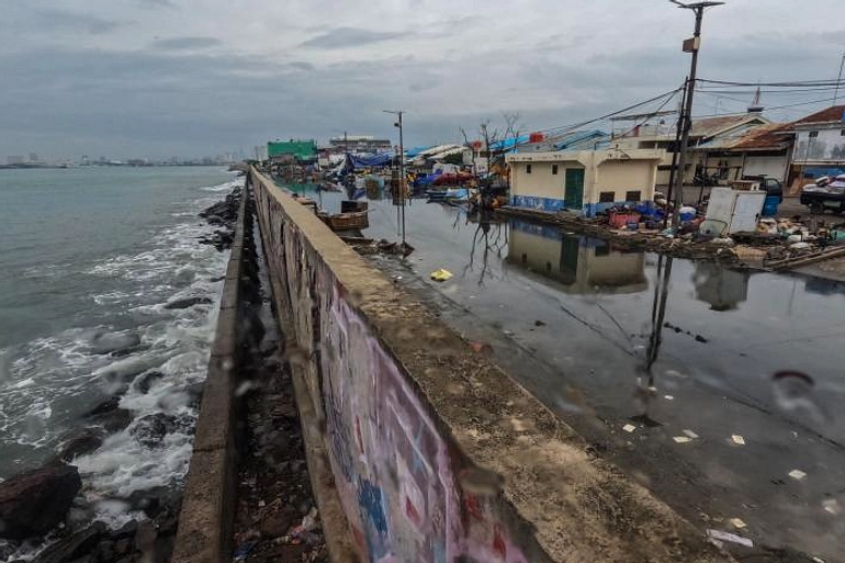 PU Bangun 15,7 Km Tanggul Antisipasi Banjir Rob Jakarta