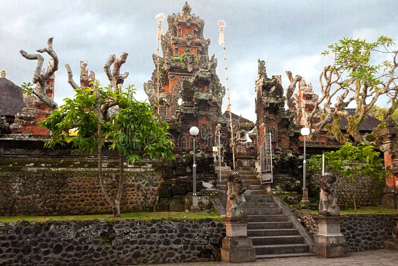 Pura Rambut Siwi di Jembrana Terancam Akibat Abrasi Pesisir