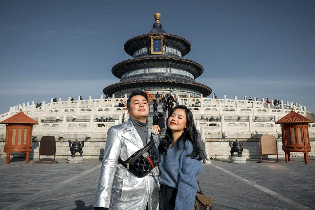 QJMOTOR Tawarkan Liburan China Langsung bagi Pembeli Motor