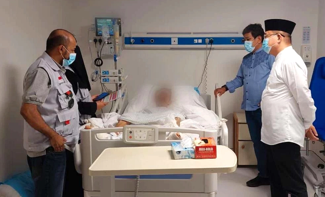 Raffi Ahmad Operasi Benjolan Bahu Setelah Haji, Tertutup