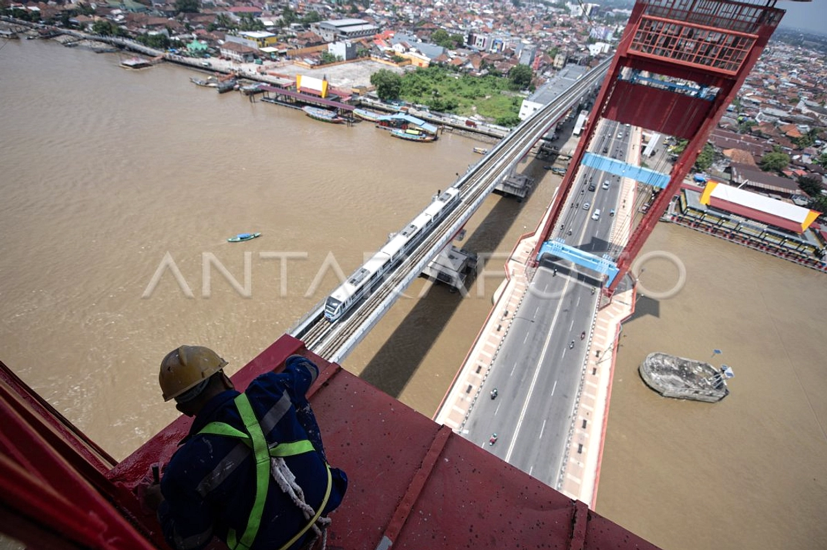 Ratu Dewa Tambah CCTV di Jembatan Ampera, Besi Hilang