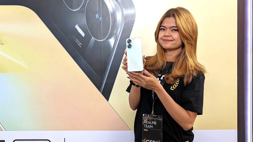 Realme C100: Smartphone Entry‑Level dengan Baterai 8000 mAh