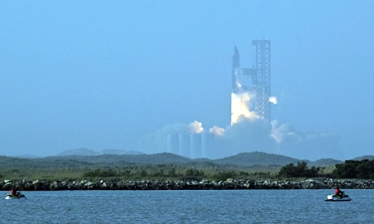 Reflect Orbital Dapat Izin Luncurkan Satelit Cermin Raksasa