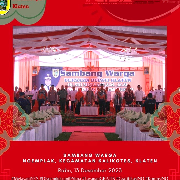 Relawan Evakuasi Sarang Vespa Affinis di Pohon Mahoni Klaten