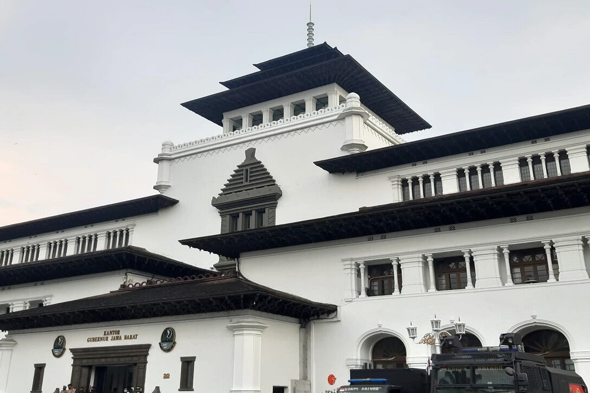 Revitalisasi Gedung Sate + Lapangan Gasibu: Rp15 Miliar