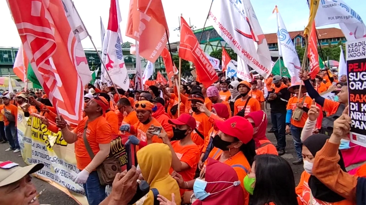 Ribuan Buruh Surabaya Turun ke Jalan Hari Buruh 2026