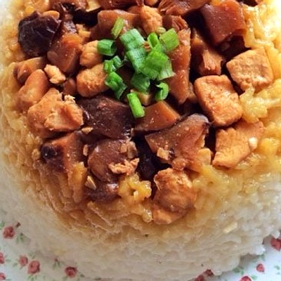 Rice Cooker Jadi Tempat Nasi Tim Jamur Viral di YouTube