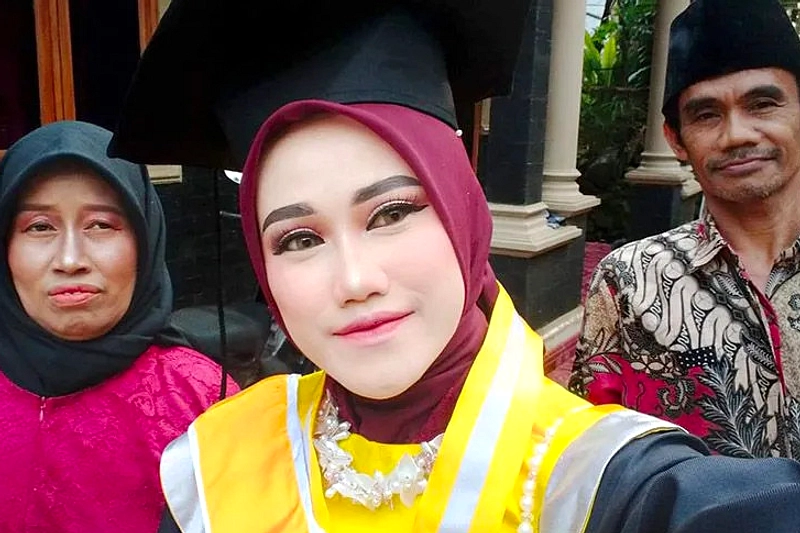 Rifki Romadhon Lulus IPK 4,00, Raih Penghargaan Internasional