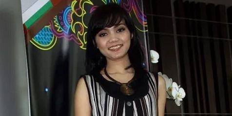 Rina Nose Lakukan Operasi Plastik Hidung & Kantong Mata