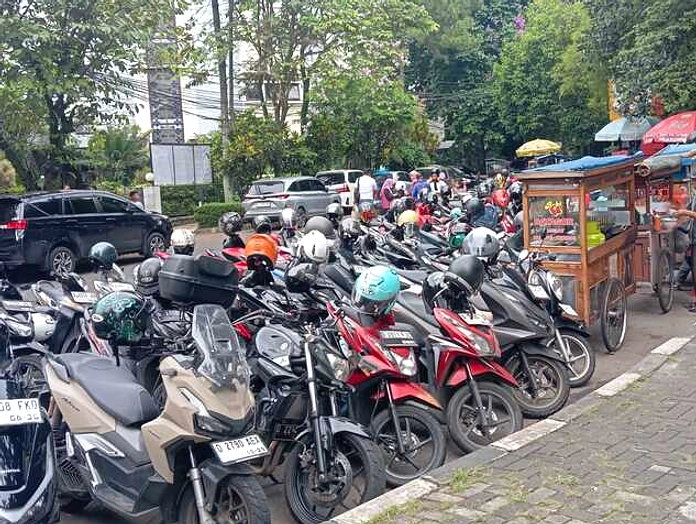 Rita Pilih Taman Gratis di Bandung untuk Bermain Bersama Cucu