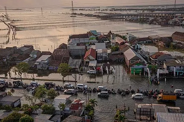 Rob Rendam Empat Titik di Pantura Demak