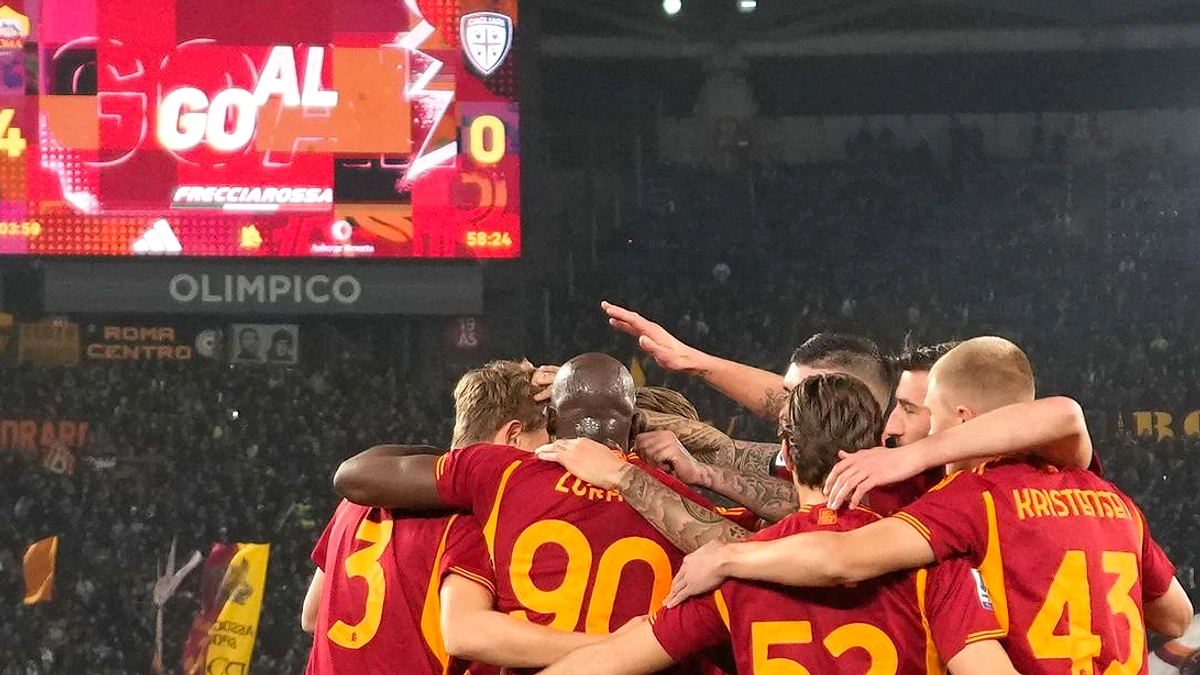 Roma Kalahkan Pisa 3‑0, Malen Dapat Hat‑Trick, Menutup Jarak