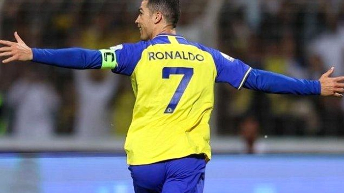 Ronaldo Ucap Bismillah Sebelum Gol Penalti di Saudi