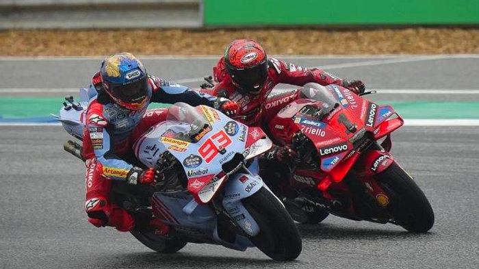 Rossi Tegaskan: Sulit Mengalahkan Marquez Meski Motor Lambat