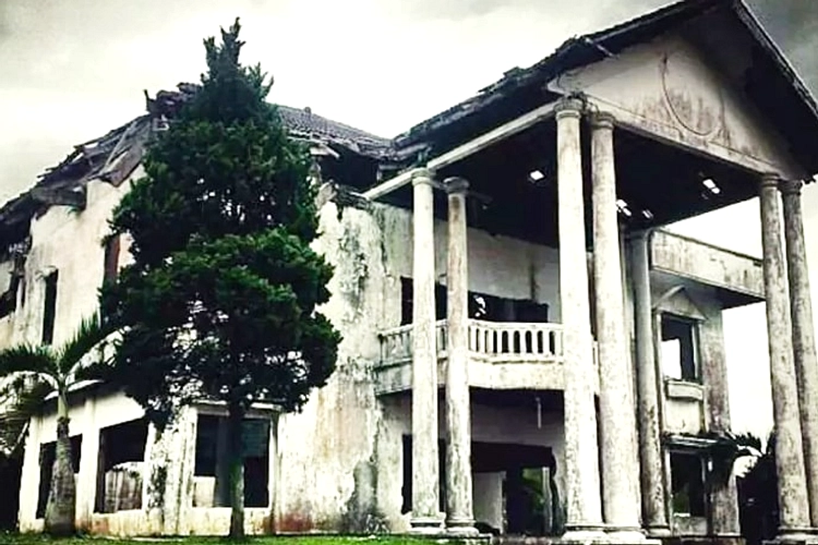 Rumah 2 Lawrence Terrace di Troedy Dijual lewat Lelang Online