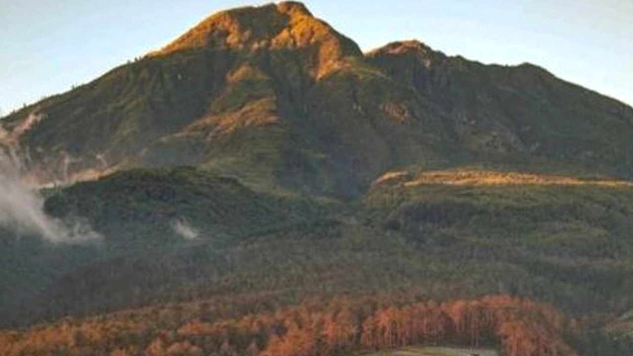 Rumor Erupsi Gunung Lawu 7 Tidak Terdukung Data BMKG