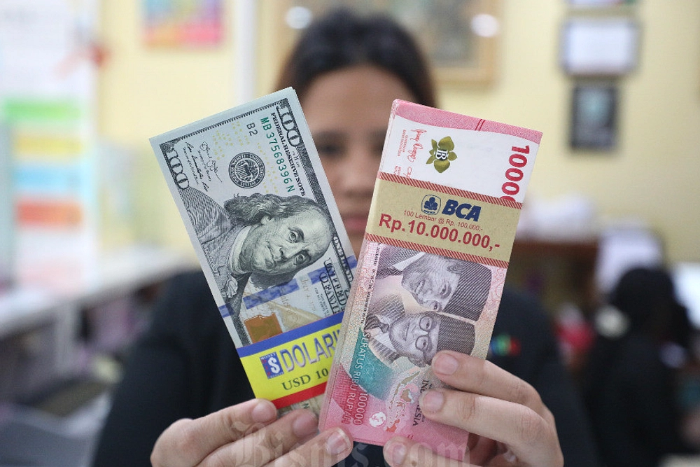 Rupiah Menurun, Target 17.050 per Dolar 25 Maret 2026
