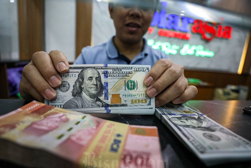 Rupiah Menyusut, Biaya Impor dan BBM Naik Saat Minyak Menaik