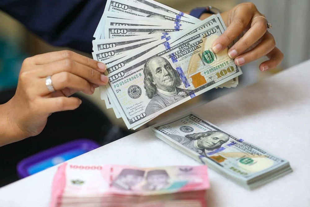 Rupiah Terus Menekan Dolar AS, Nilai Rp 17.700-an perdagangan