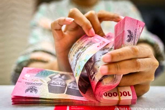 Rupiah Terus Menguat, Dolar AS Menurun di Pasar Pagi 26 Maret