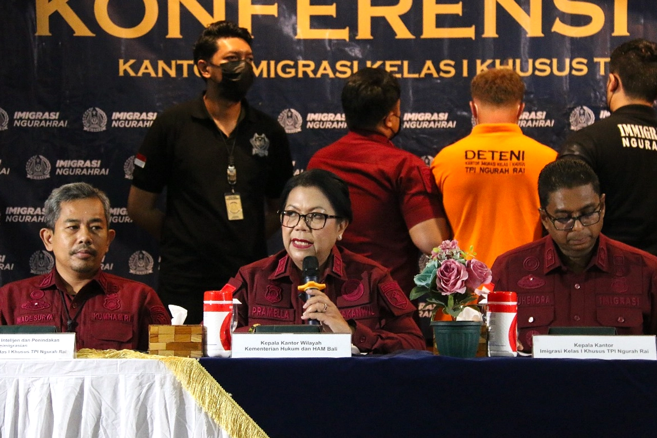 Rusia dijatuhi hukuman 8 bulan karena tidak lapor ganja
