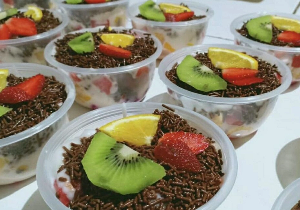 Salad Buah Sehat: Camilan Ringan Anak, Mudah Dibuat