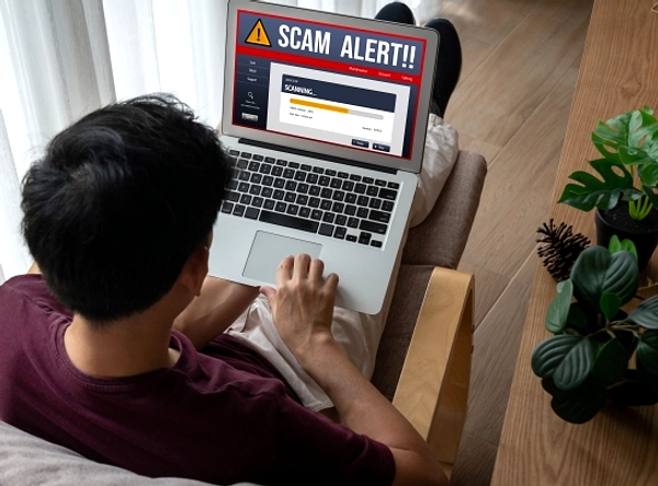 Sales Surabaya Tipu Pembeli, Minta Transfer ke Rekening Pribadi