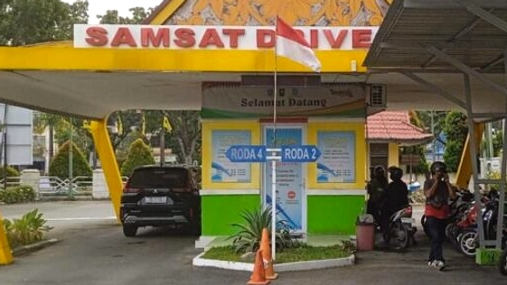 Samsat Palembang 1 Antrian Pas Lebaran, Denda Dispensasi