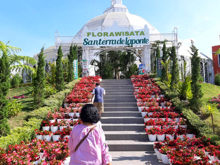Santerra De Laponte: Tujuan Foto Keluarga di Pujon Malang