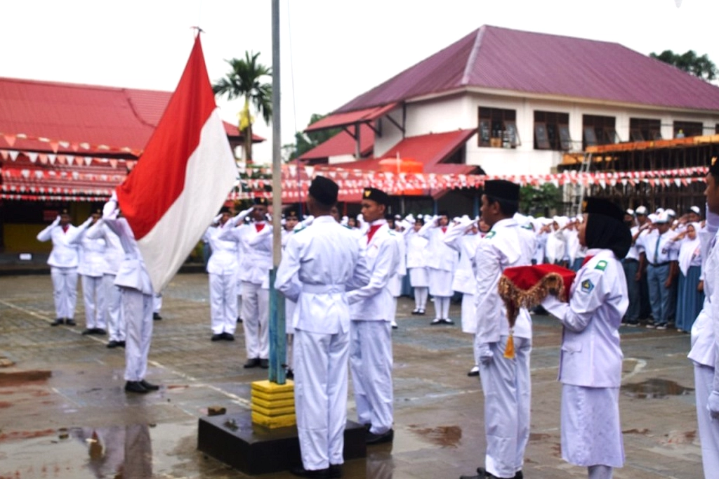 Satu Kaki, Banyak Kemenangan: Pemimpin Upacara Papua