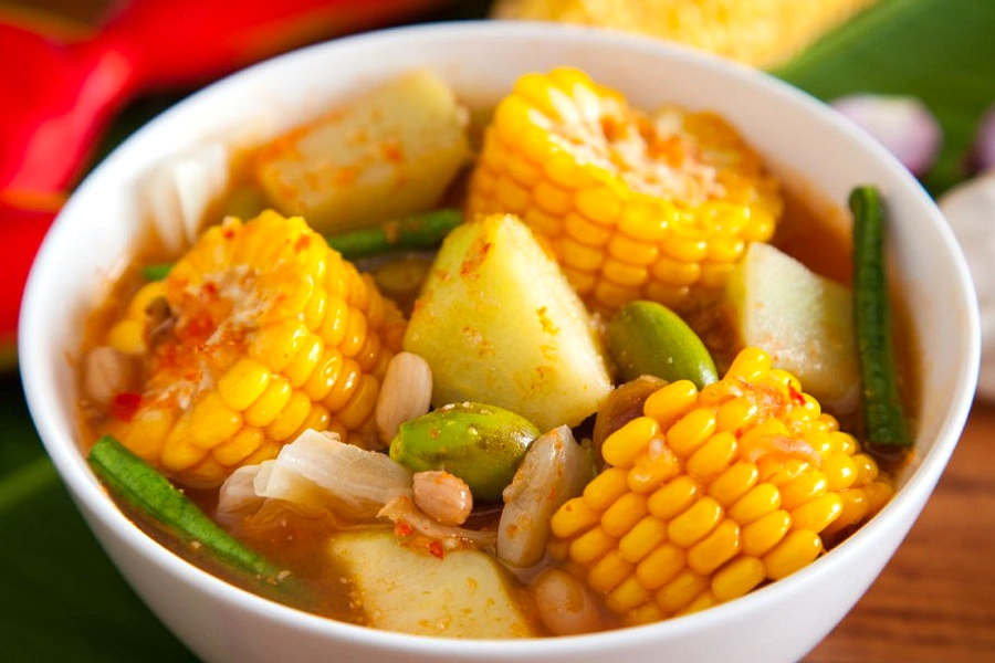 Sayur Asem Betawi: Kuah Asam, Rasa Gurih, Bahan Lengkap