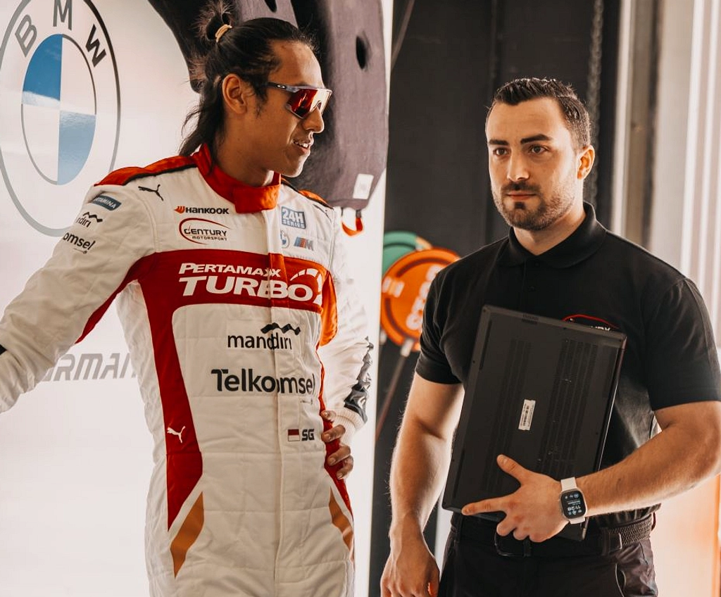 Sean Gelael Naik Kelas Pro GTWCE 2026 Bersama AF Corse 51