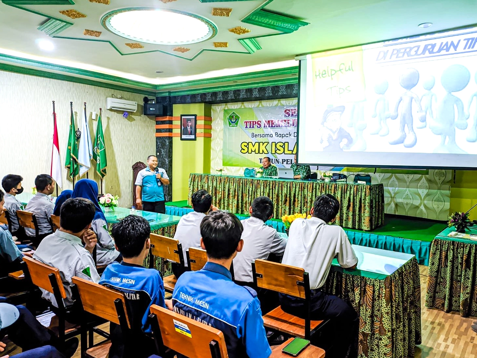 Sekjen Hasto Kristianto Bicara Joko di Seminar Bulan Karno