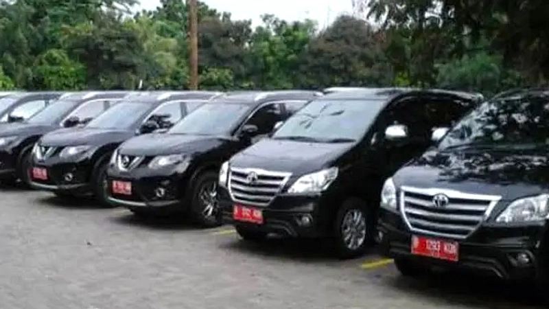 Sekretaris Dinas Bangkalan Tewas Misterius di Mobil Dinas Bandara
