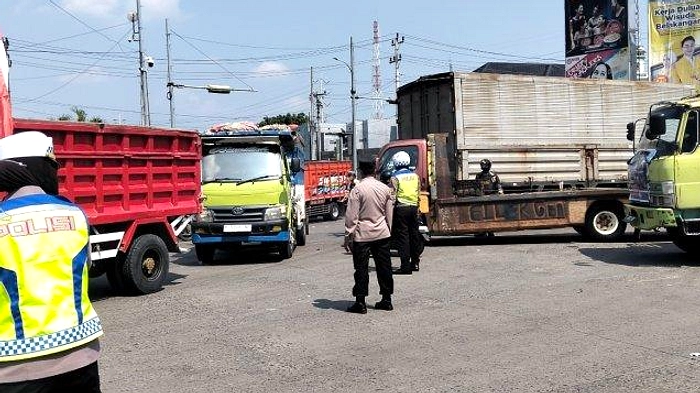 Semarang Pasang Portal Pembatas Ketinggian 3,5 Meter di Silayur