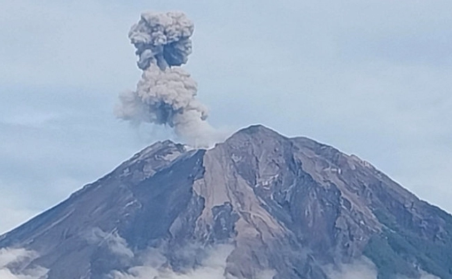 Semeru Mengeram, Erupsi Pagi 05:20-07:00, Kolom Abu 1.000m
