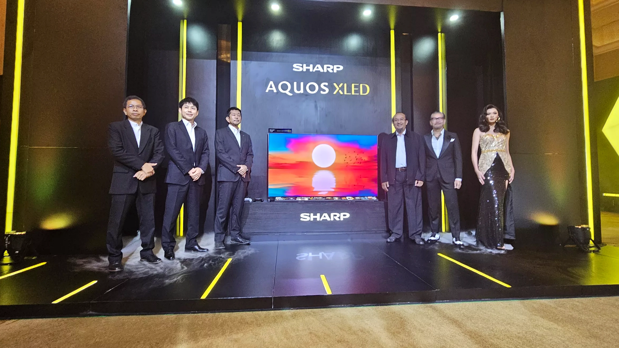 Sharp Aquos Sense10: Smartphone Kompak Tahan Air Rp 6,6 Juta
