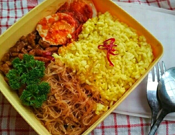 Sinaworai, Nasi Bambu Andalan Saat Beraktivitas di Kebun
