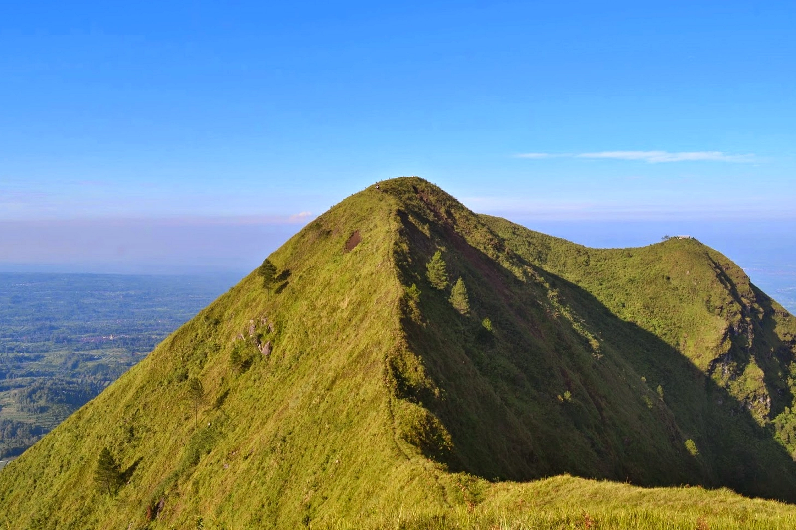 Siswa Jual Es Krim di Puncak Gunung Andong Viral di TikTok