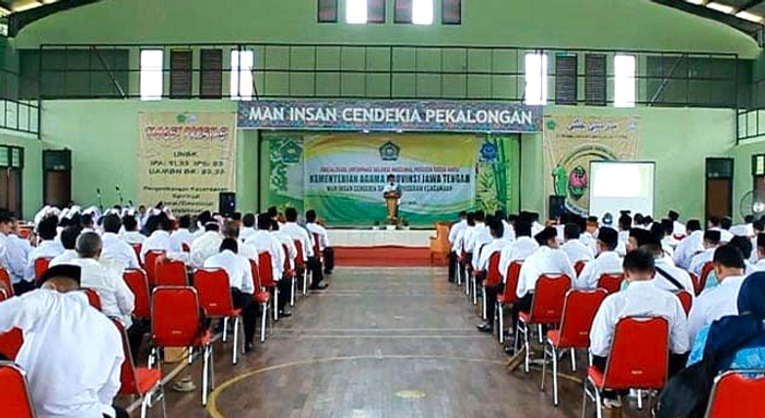 Siswa SMA Pekalongan Raih 15 LoA dan Penerimaan IUP