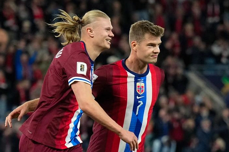 Sorloth Buka Suara soal Momen Kontroversial Tak Umpan Haaland