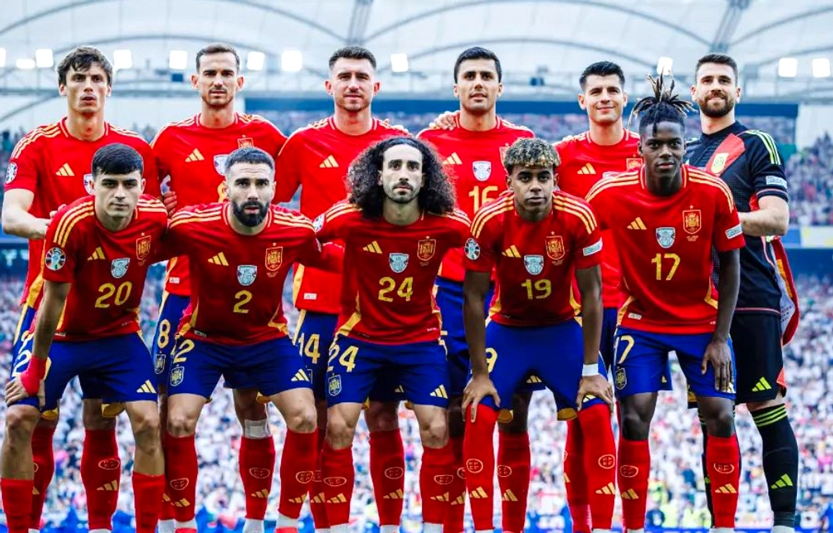 Spanyol ke Perempatfinal, Rodri Akui Belum Maksimal