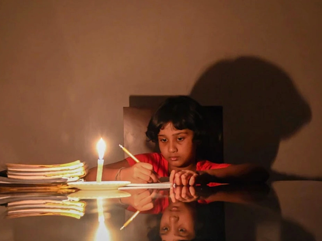 Sri Lanka Matikan Lampu Jalan dan AC untuk Kurangi Energi