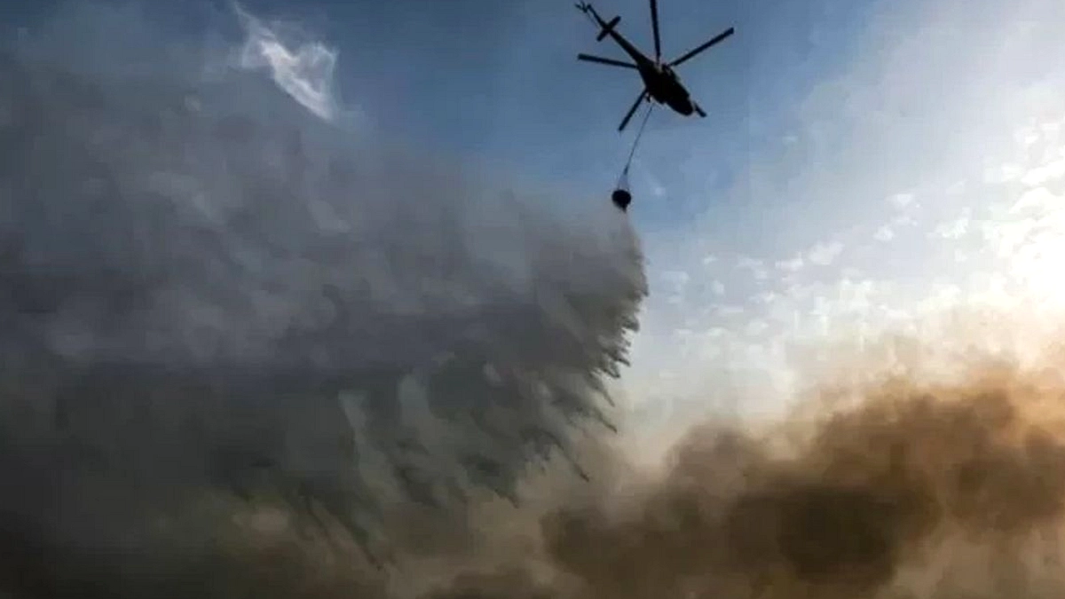 Sumsel Tambah Helikopter Water Bombing, Hentikan Kebakaran
